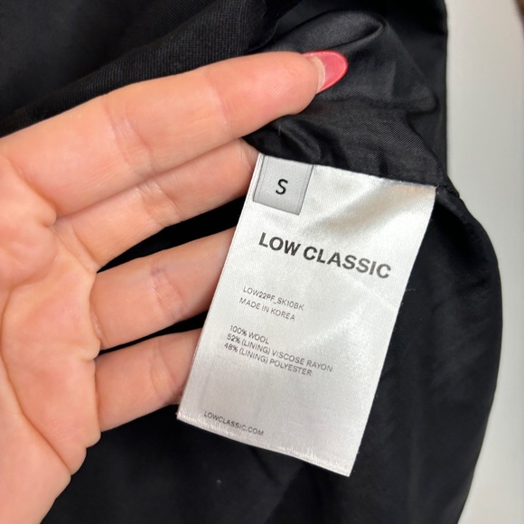 Low Classic Curved Cut-Out Mini Skirt - Picture 7 of 9